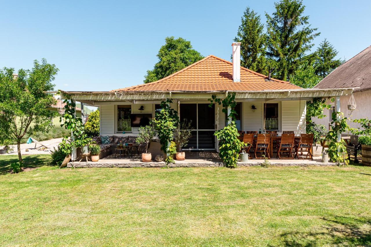 Berrybay Holidayhome Balatonkeresztúr Exterior foto